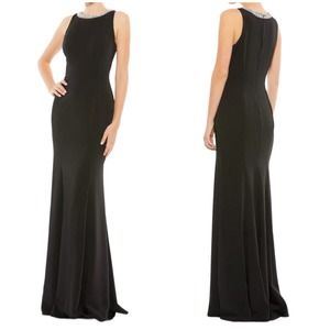 Mac Duggal Stunning Jewel Neckline Sweep Train Trumpet Gown Size 8 Black